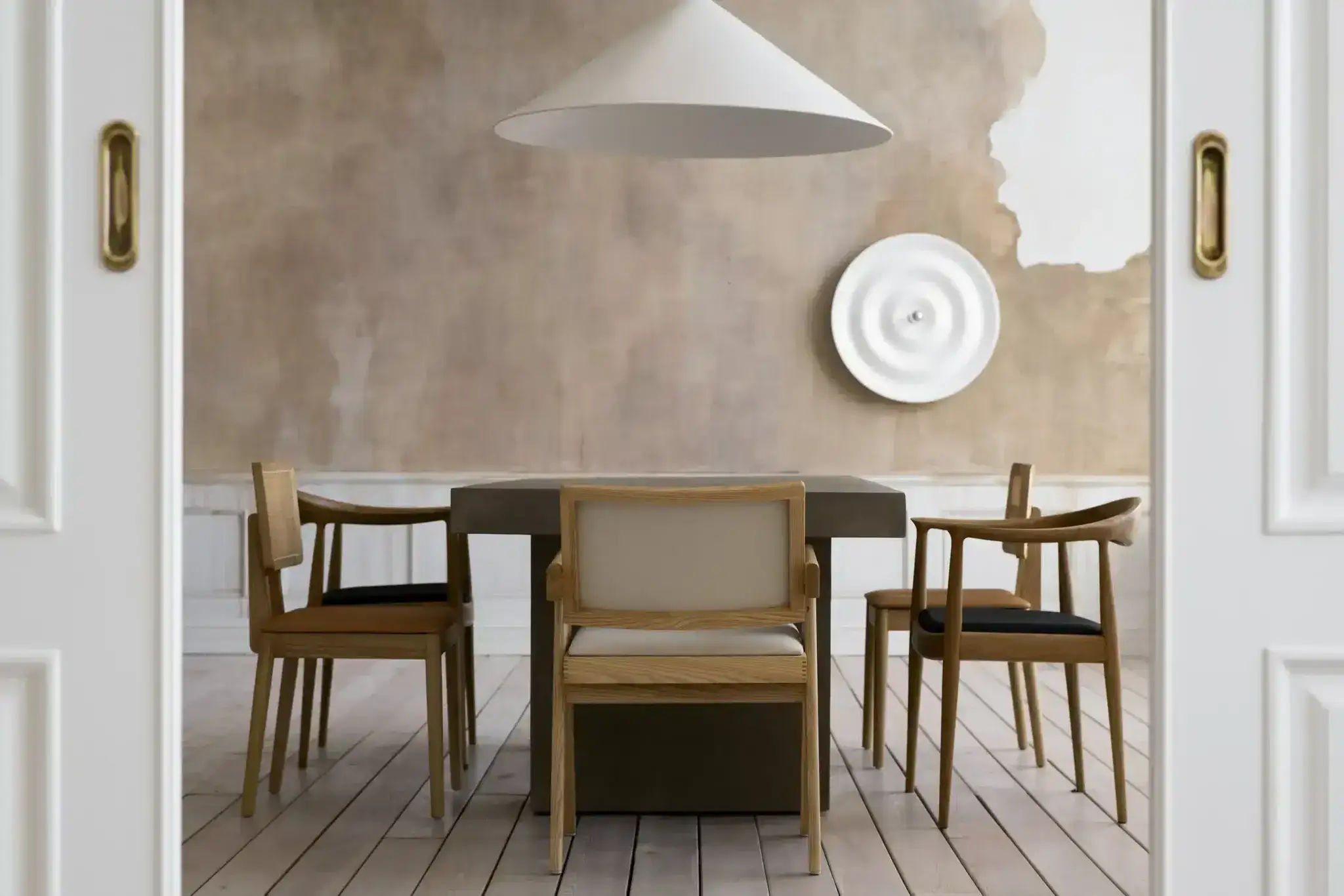 Altura ideal entre mesa y sillas: guía práctica para acertar